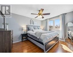 303 LAURENTIAN CRESCENT - 32