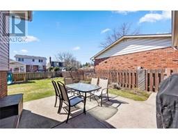 303 LAURENTIAN CRESCENT - 36