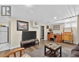 746 Oxford STREET - 26