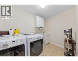 841 MANHATTAN DRIVE - 25