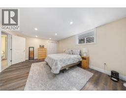 841 MANHATTAN DRIVE - 32