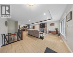 841 MANHATTAN DRIVE - 5