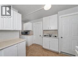 150 COLLEGE AVENUE North - 8