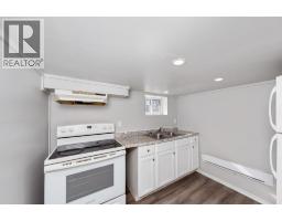 150 COLLEGE AVENUE North - 9