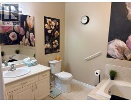 13 OAKWOOD LINKS LANE - 14