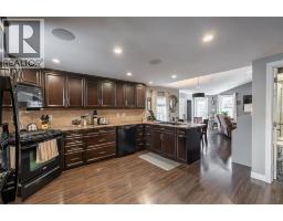 324 QUEEN STREET - 13