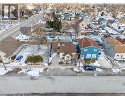 324 QUEEN STREET - 32