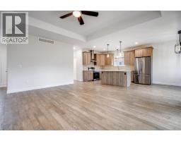 68 Victoria AVENUE - 8