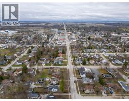 4050 PETROLIA LINE - 35