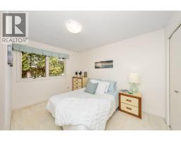 912 VARSITY CRESCENT - 14