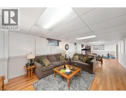 912 VARSITY CRESCENT - 18