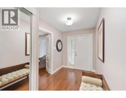 912 VARSITY CRESCENT - 2