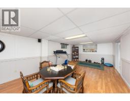 912 VARSITY CRESCENT - 21