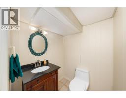 912 VARSITY CRESCENT - 22