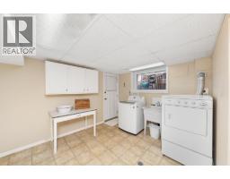 912 VARSITY CRESCENT - 23