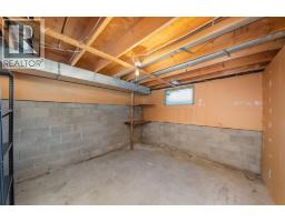 912 VARSITY CRESCENT - 25