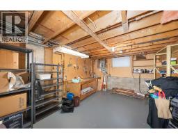 912 VARSITY CRESCENT - 26