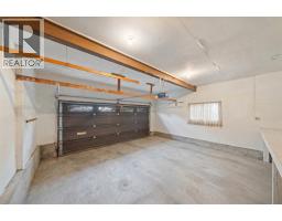 912 VARSITY CRESCENT - 28