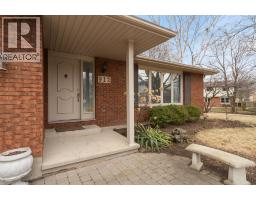 912 VARSITY CRESCENT - 29