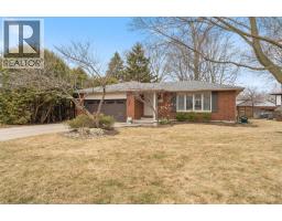 912 VARSITY CRESCENT - 30