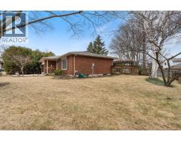 912 VARSITY CRESCENT - 31