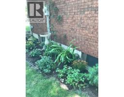 912 VARSITY CRESCENT - 39