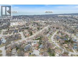 912 VARSITY CRESCENT - 43