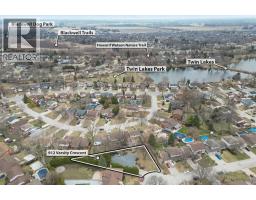 912 VARSITY CRESCENT - 45