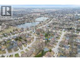 912 VARSITY CRESCENT - 46