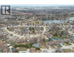 912 VARSITY CRESCENT - 47