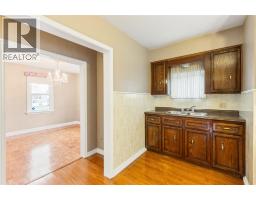 748 Alexander STREET - 13