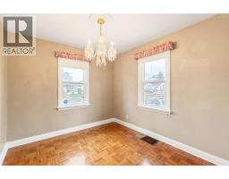 748 Alexander STREET - 14