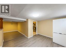 748 Alexander STREET - 21