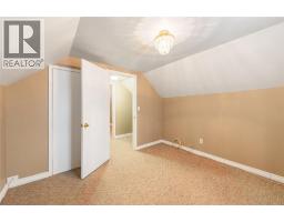 748 Alexander STREET - 23