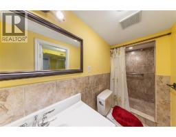 748 Alexander STREET - 24