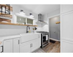 323 MARIA STREET - 10