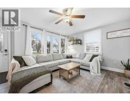 323 MARIA STREET - 3