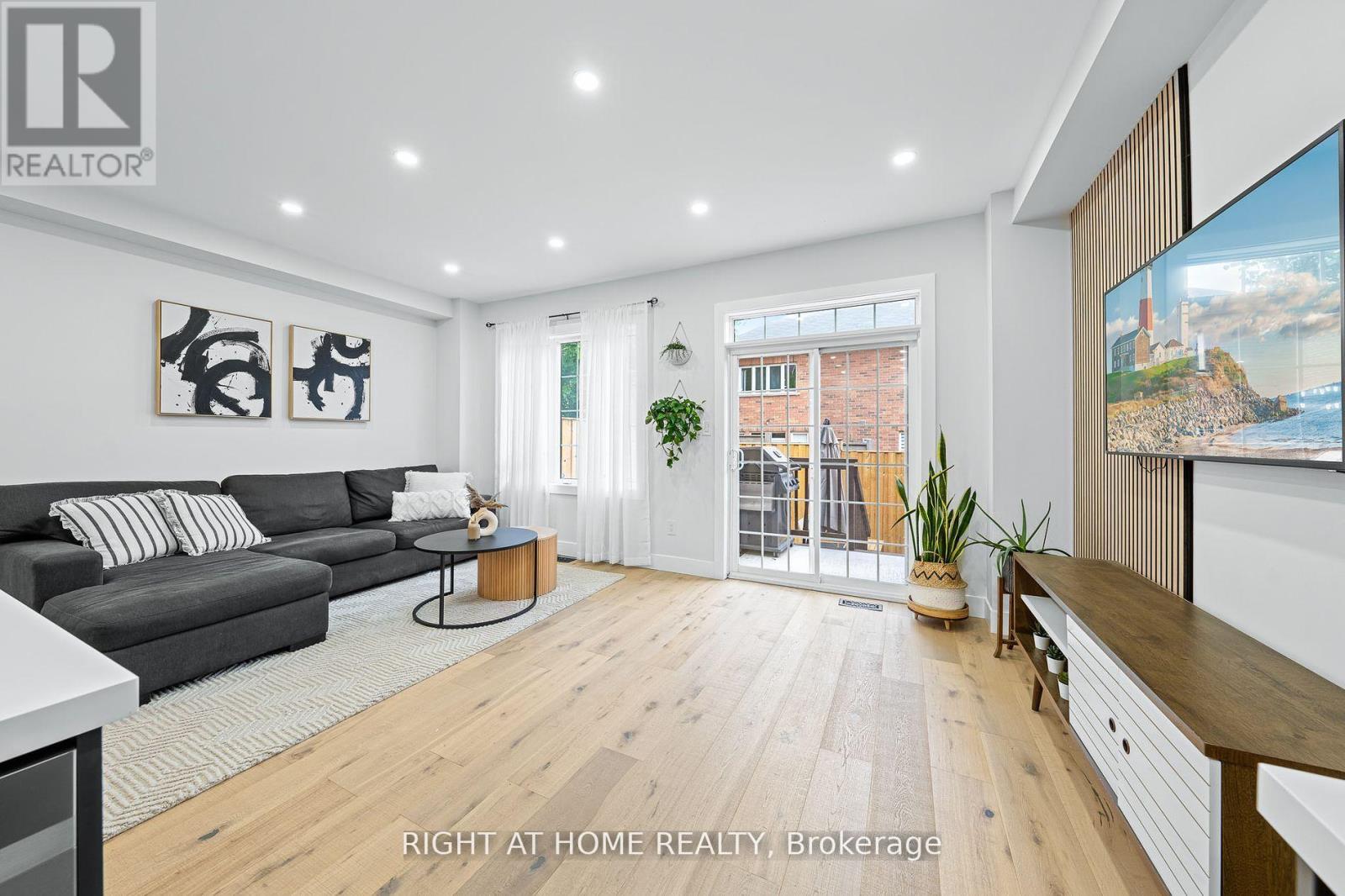 13 - 8777 DUFFERIN STREET|Vaughan (Patterson), Ontario L4J8W3