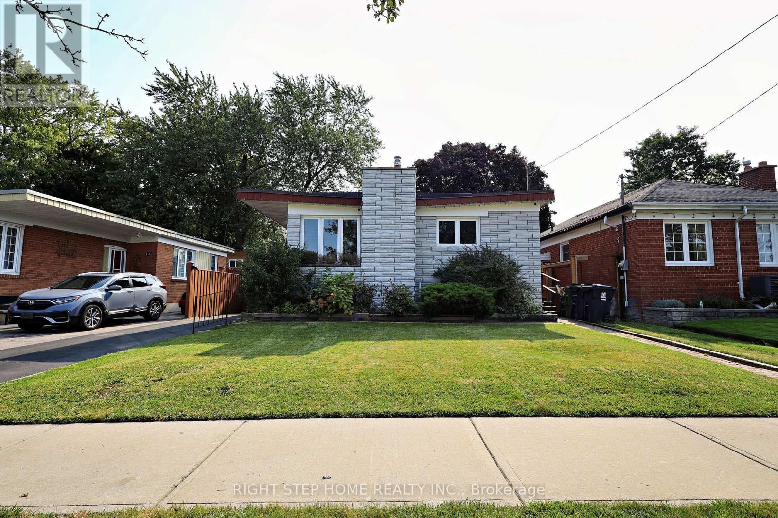 137 BENLEIGH DRIVE|Toronto (Woburn), Ontario M1H1K4