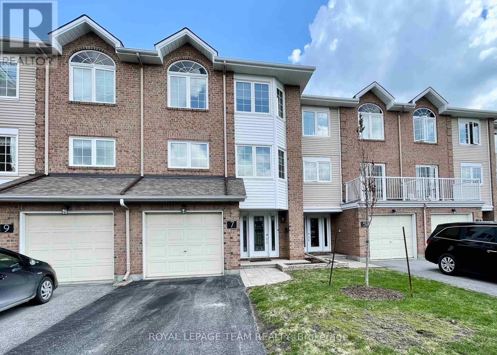 Property image for 7 WRENWOOD CRESCENT|Ottawa, Ontario K2G5V3
