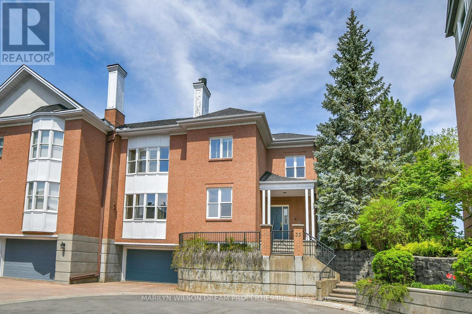 Property image for 33 DURHAM PRIVATE|Ottawa, Ontario K1M2J1