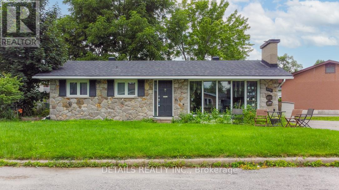 Property image for 970 SHAMIR AVENUE|Ottawa, Ontario K1G2T2