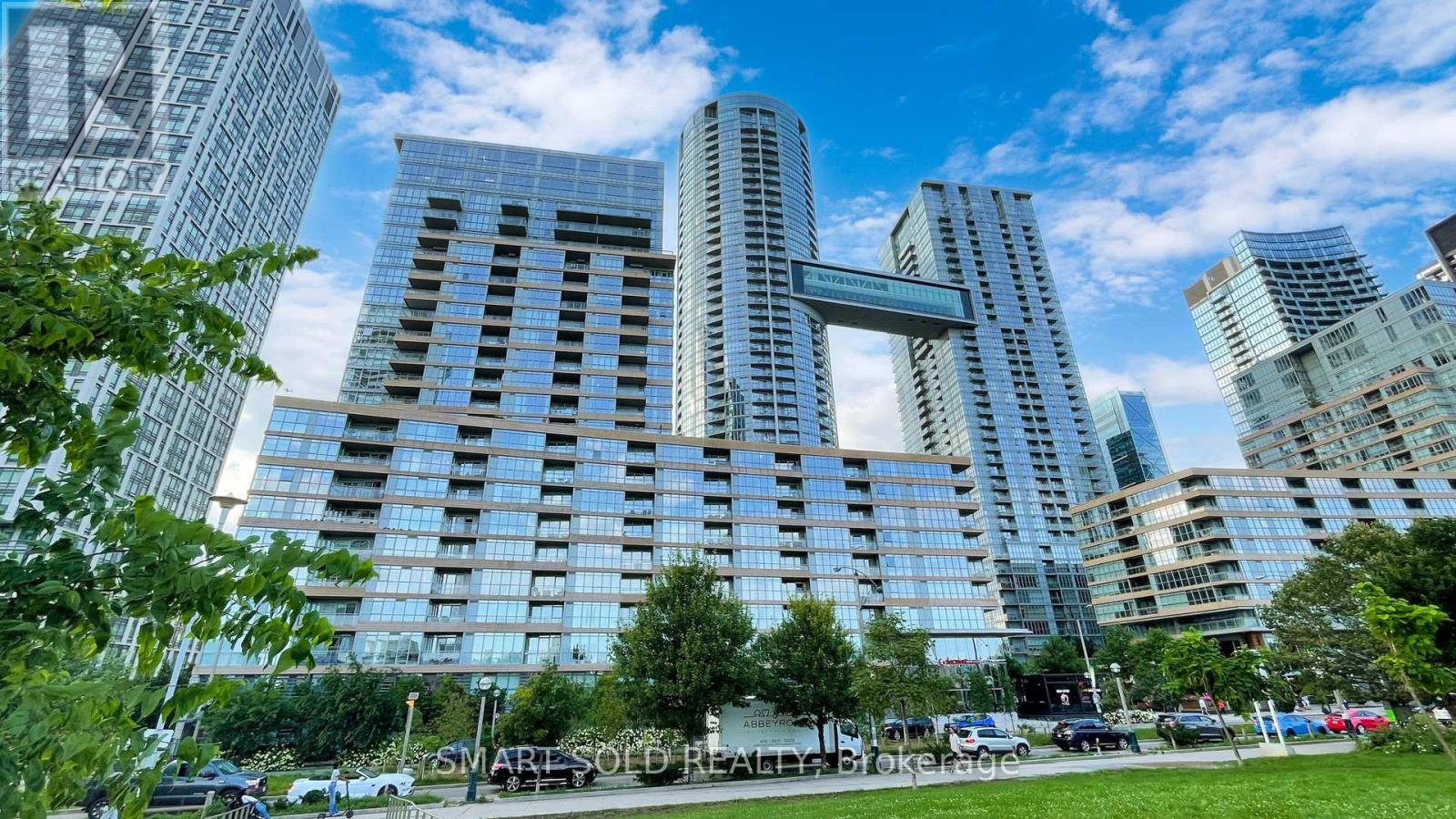Property image for 736 - 151 DAN LECKIE WAY|Toronto (Waterfront Communities), Ontario M5V4B2