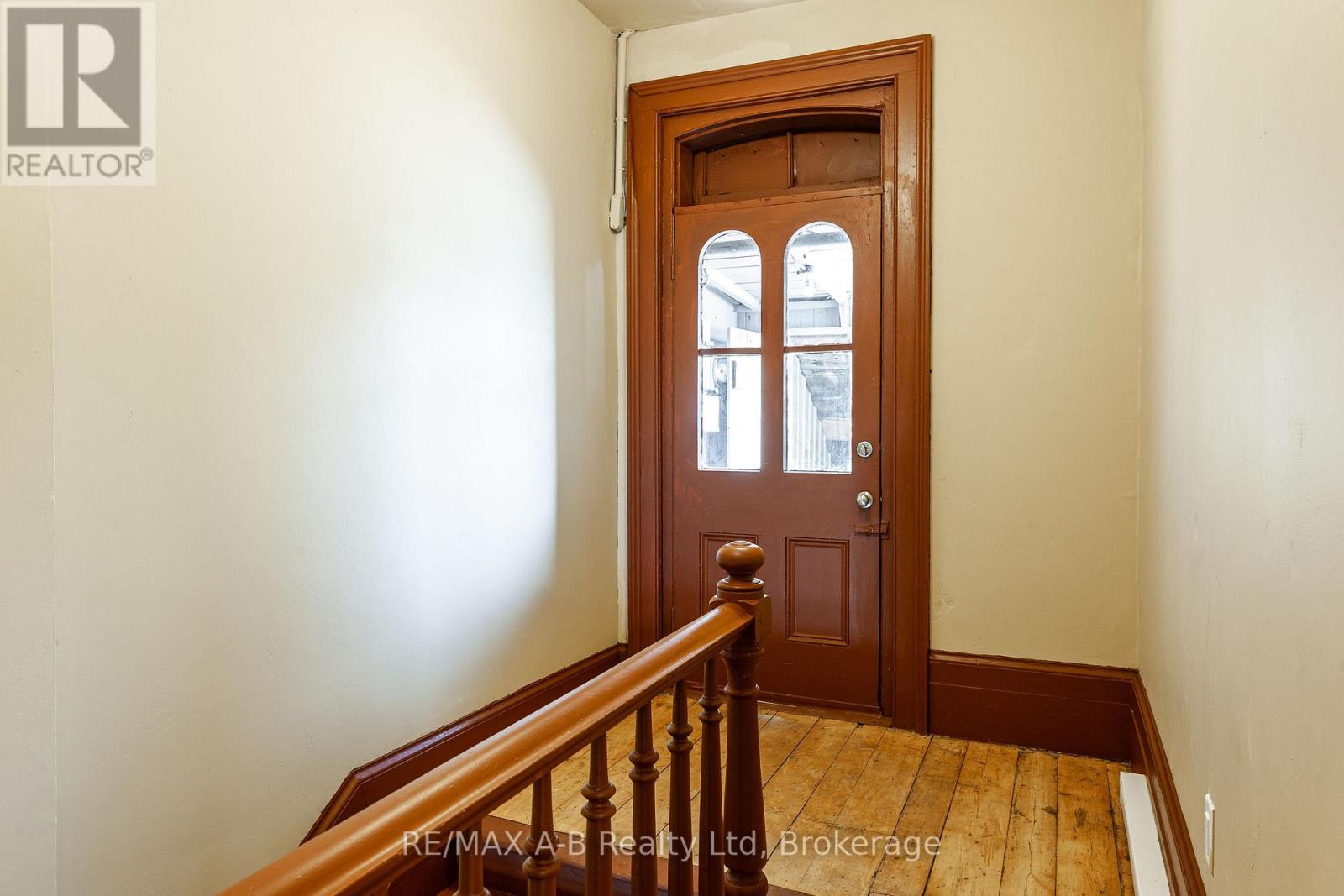 For sale: 141-143 QUEEN STREET E, St. Marys, Ontario N4X1A3