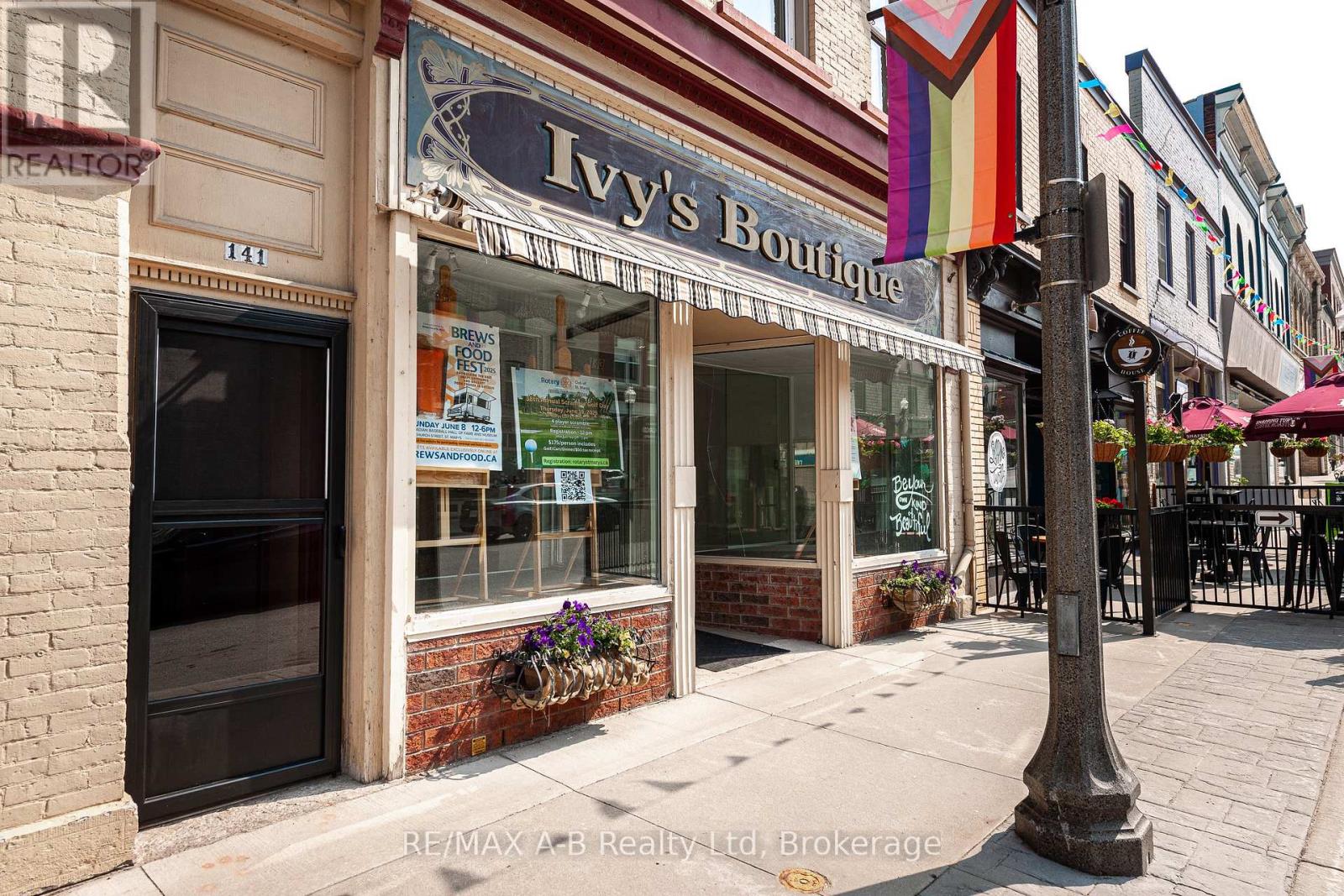 まりページ For sale: 141-143 QUEEN STREET E, St. Marys, Ontario N4X1A3