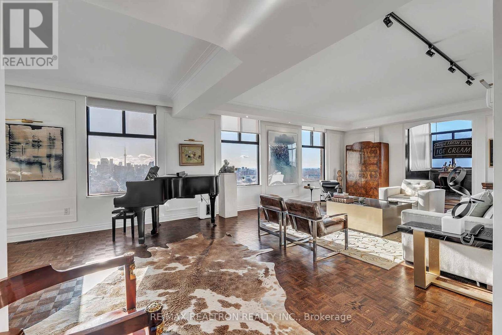 Property image for 12 - 423 AVENUE ROAD|Toronto (Yonge-St. Clair), Ontario M4V2H7