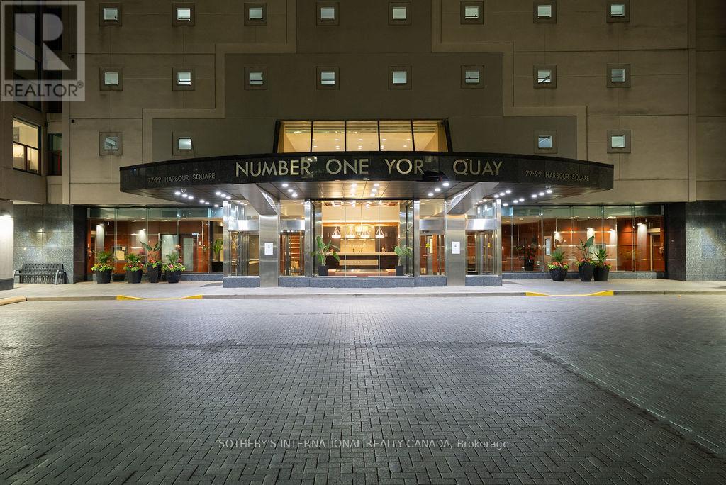 Property image for 3208 - 77 HARBOUR SQUARE|Toronto (Waterfront Communities), Ontario M5J2S2