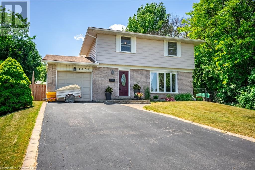 Property image for 1375 CHRISTINA Court|Burlington, Ontario L7P2V8