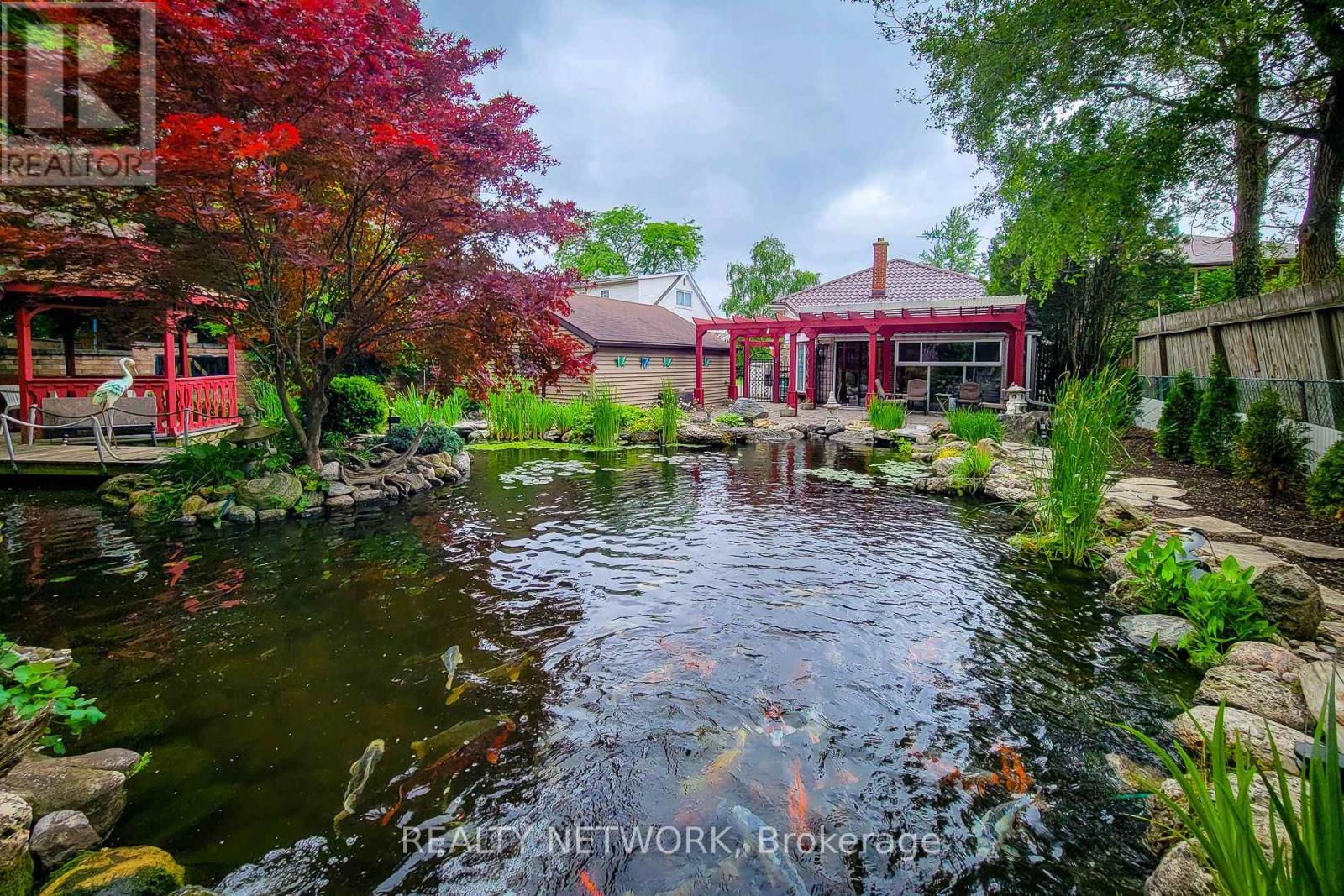 Property image for 63 HARDALE CRESCENT|Hamilton (Huntington), Ontario L8T1X9