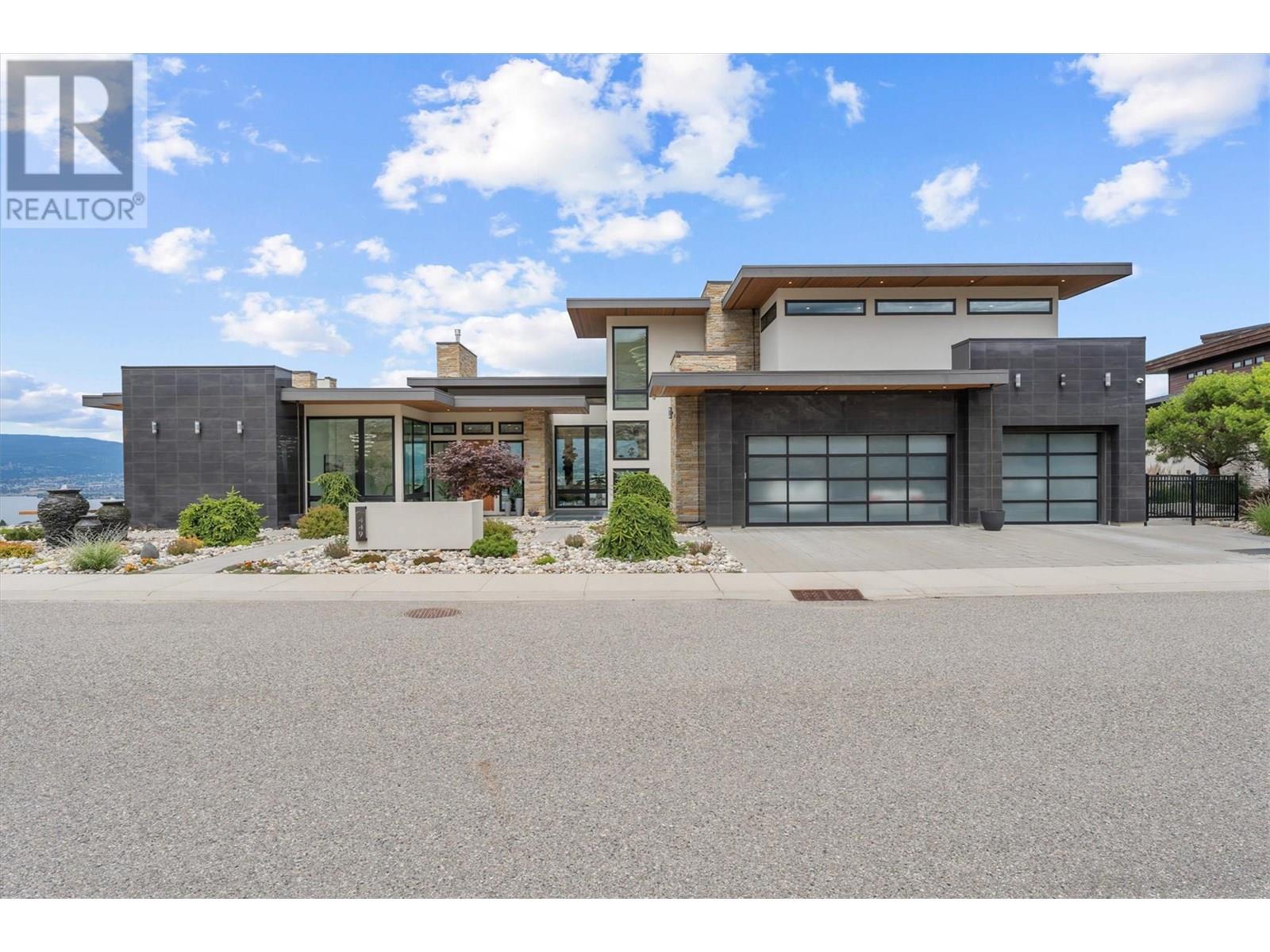 For sale: 449 Swan Drive, Kelowna, British Columbia V1W5L9